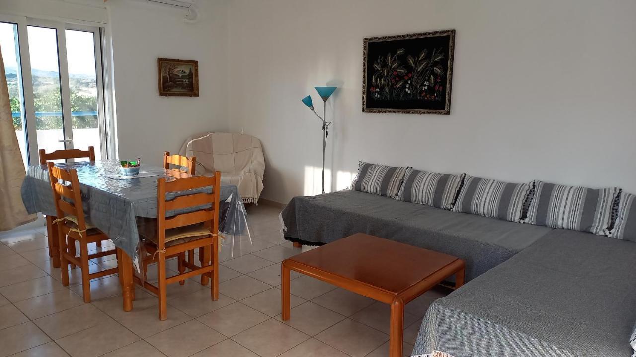 Petasos 1 *