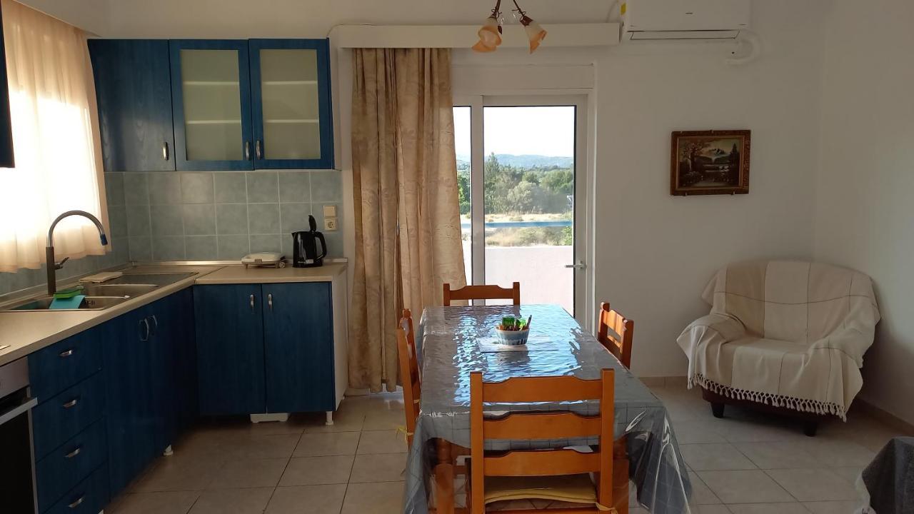 Appartement Petasos 1 *